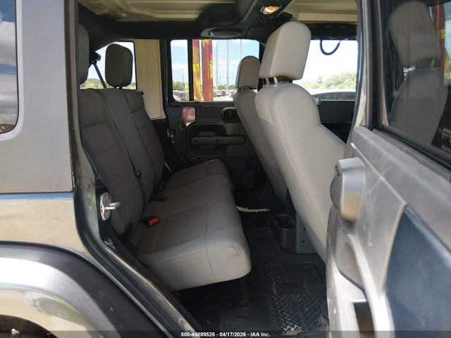 2007 Jeep Wrangler Unlimited Sahara მანქანა იყიდება აუქციონზე, vin: 1J4GA591X7L215411, აუქციონის ნომერი: 44899528