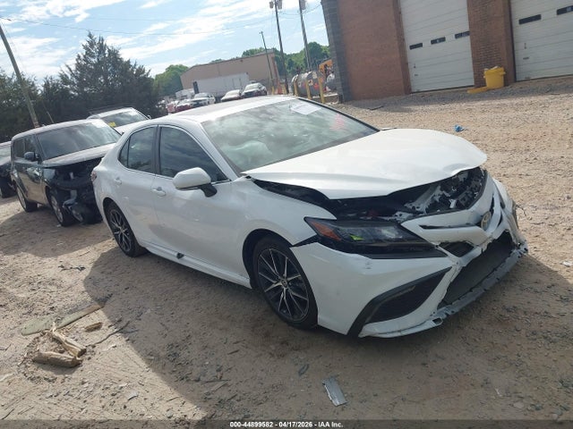 44899582 :رقم المزاد ، 4T1S31AK1NU597581 vin ، 2022 Toyota Camry Se Hybrid مزاد بيع