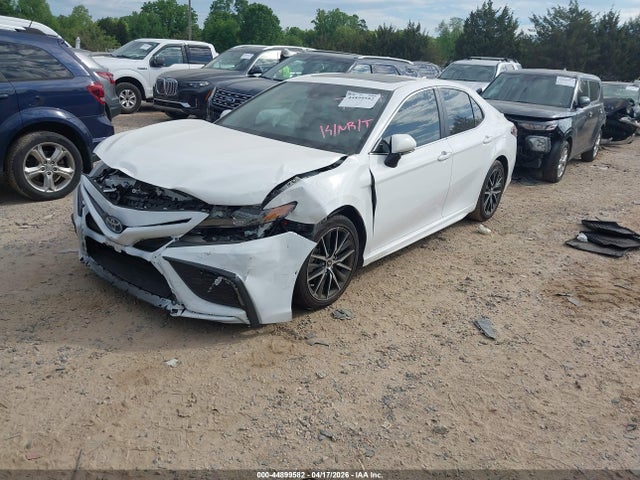 44899582 :رقم المزاد ، 4T1S31AK1NU597581 vin ، 2022 Toyota Camry Se Hybrid مزاد بيع