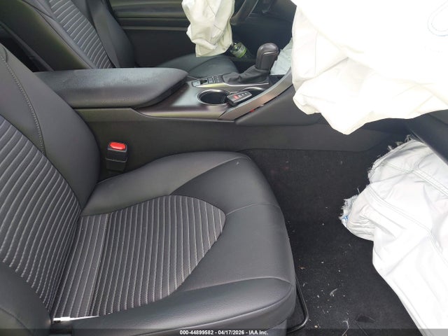 44899582 :رقم المزاد ، 4T1S31AK1NU597581 vin ، 2022 Toyota Camry Se Hybrid مزاد بيع