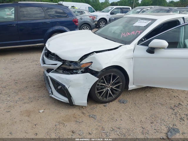 44899582 :رقم المزاد ، 4T1S31AK1NU597581 vin ، 2022 Toyota Camry Se Hybrid مزاد بيع
