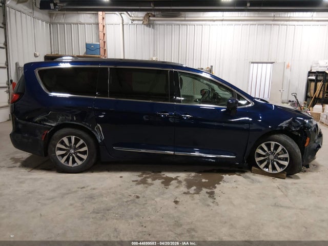 Продажа на аукционе авто 2020 Chrysler Pacifica Touring L Plus, vin: 2C4RC1EG8LR236044, номер лота: 44899583