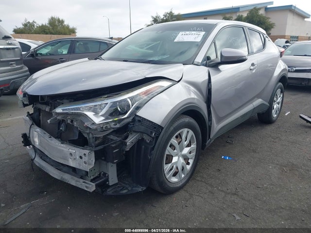 Toyota C-HR LE 2019 JTNKHMBX2K1020911 Image 2