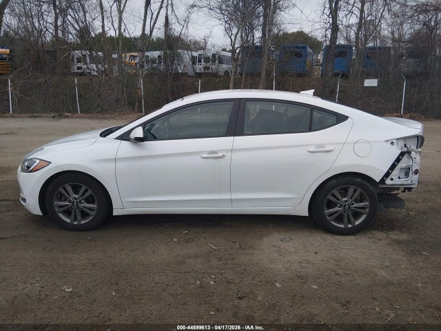 2017 Hyundai Elantra Se მანქანა იყიდება აუქციონზე, vin: 5NPD84LF1HH004784, აუქციონის ნომერი: 44899613