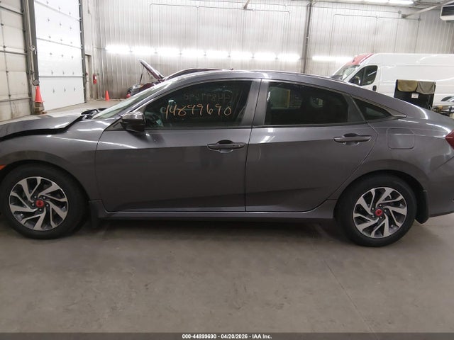 Продажа на аукционе авто 2017 Honda Civic Ex, vin: 19XFC2F78HE014202, номер лота: 44899690