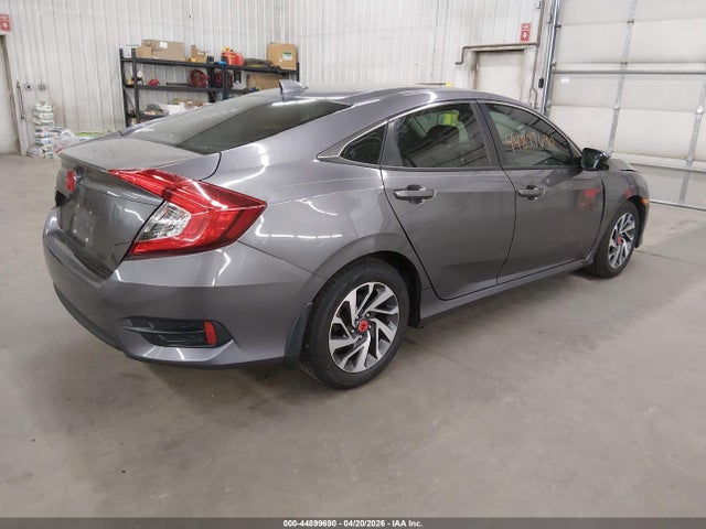 Продажа на аукционе авто 2017 Honda Civic Ex, vin: 19XFC2F78HE014202, номер лота: 44899690