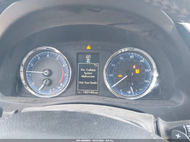 Продажа на аукционе авто 2018 Toyota Corolla Se, vin: 5YFBURHEXJP796894, номер лота: 44899693