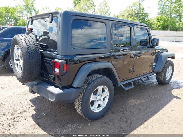 44899705 :رقم المزاد ، 1C4HJXDG8JW113435 vin ، 2018 Jeep Wrangler Unlimited Sport S 4x4 مزاد بيع
