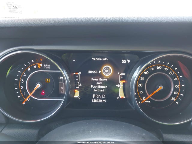 44899705 :رقم المزاد ، 1C4HJXDG8JW113435 vin ، 2018 Jeep Wrangler Unlimited Sport S 4x4 مزاد بيع