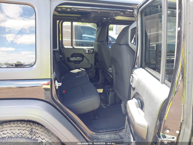 44899705 :رقم المزاد ، 1C4HJXDG8JW113435 vin ، 2018 Jeep Wrangler Unlimited Sport S 4x4 مزاد بيع
