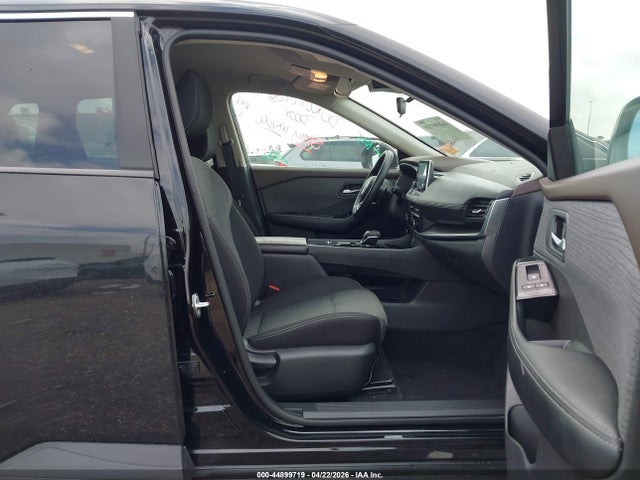 5N1BT3BA5PC829660 Nissan Rogue Sv Fwd