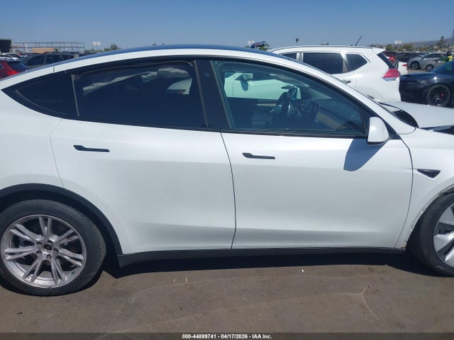 Продажа на аукционе авто 2023 Tesla Model Y, vin: 7SAYGDEE7PF687843, номер лота: 44899741