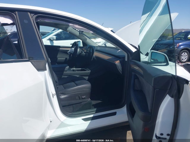 Продажа на аукционе авто 2023 Tesla Model Y, vin: 7SAYGDEE7PF687843, номер лота: 44899741