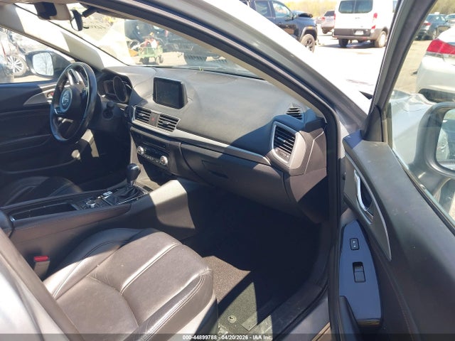 Продажа на аукционе авто 2018 Mazda Mazda3 Touring, vin: 3MZBN1V36JM217082, номер лота: 44899788