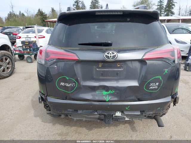 Toyota Rav4 Xle 2018 2T3RFREV2JW846691 Image 17