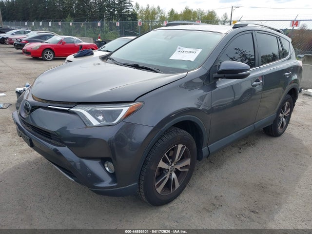 Toyota Rav4 Xle 2018 2T3RFREV2JW846691 Image 2