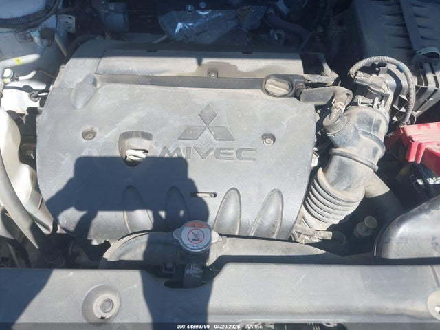 JA4AP3AU9JU004927 Mitsubishi Outlander Sport 2.0 Le