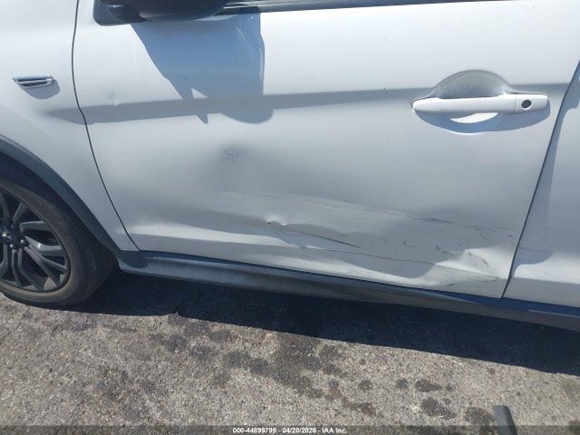 JA4AP3AU9JU004927 Mitsubishi Outlander Sport 2.0 Le