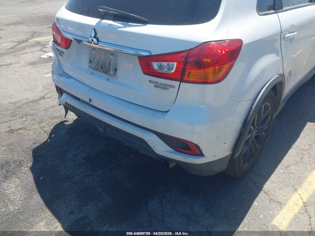 JA4AP3AU9JU004927 Mitsubishi Outlander Sport 2.0 Le