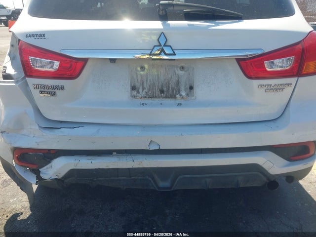 JA4AP3AU9JU004927 Mitsubishi Outlander Sport 2.0 Le