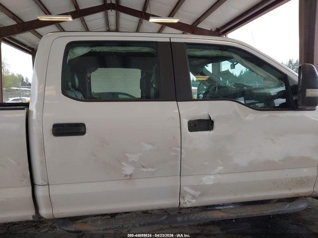 1FT8W3B68KEE23855 Ford F-350 Xl