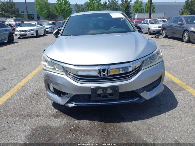 Продаж на аукціоні авто 2017 Honda Accord Lx, vin: 1HGCR2F38HA226049, номер лоту: 44899933