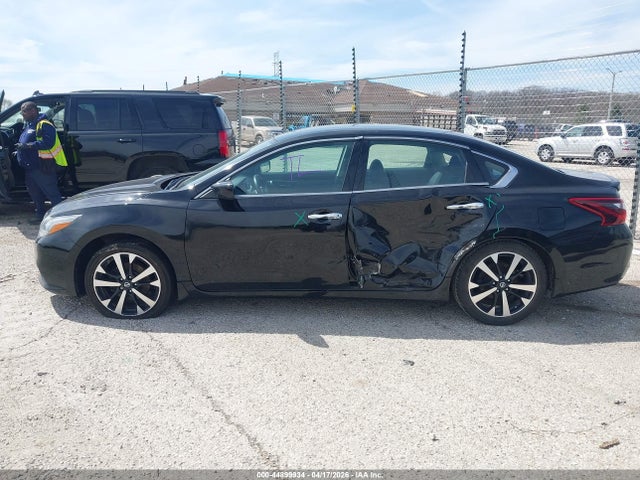 Продажа на аукционе авто 2018 Nissan Altima 2.5 Sr, vin: 1N4AL3AP8JC125858, номер лота: 44899934