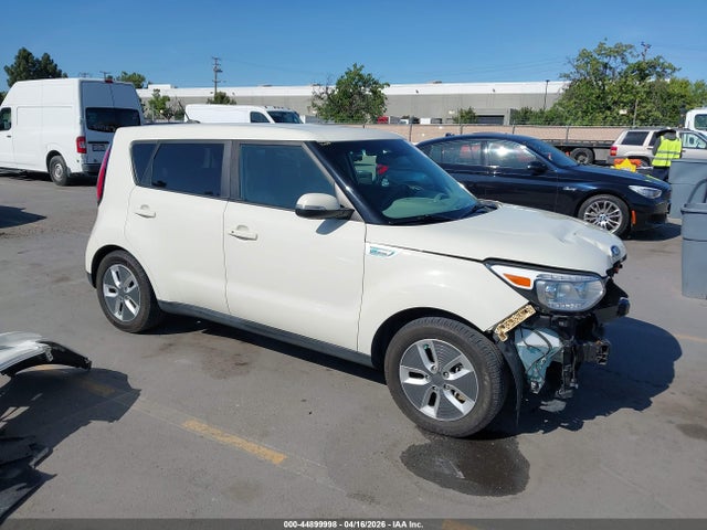 KNDJP3AE2J7033120 KIA SOUL EV