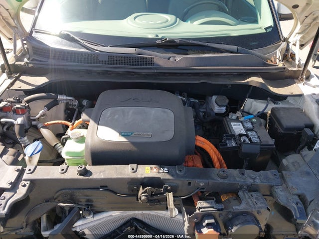KNDJP3AE2J7033120 KIA SOUL EV