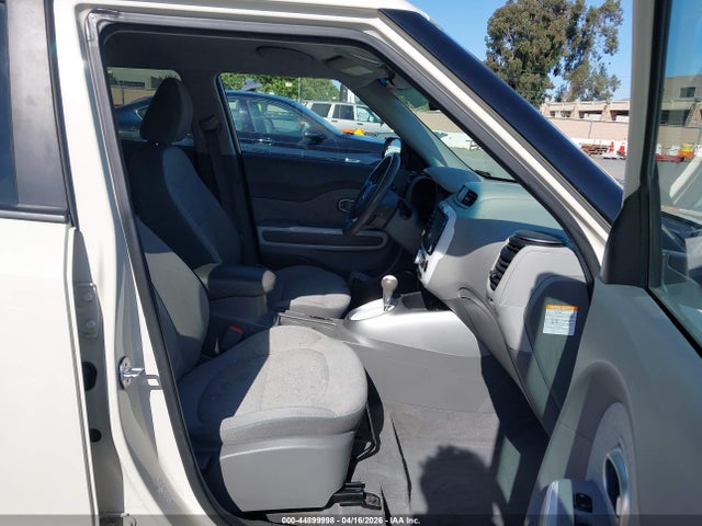 KNDJP3AE2J7033120 KIA SOUL EV