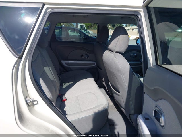 KNDJP3AE2J7033120 KIA SOUL EV