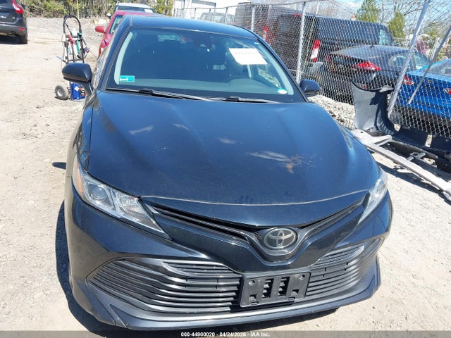44900020 :رقم المزاد ، 4T1B11HKXKU809532 vin ، 2019 Toyota Camry Le مزاد بيع