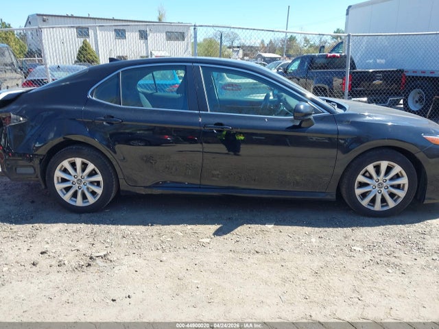 44900020 :رقم المزاد ، 4T1B11HKXKU809532 vin ، 2019 Toyota Camry Le مزاد بيع