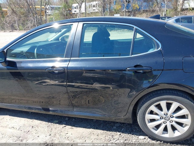 44900020 :رقم المزاد ، 4T1B11HKXKU809532 vin ، 2019 Toyota Camry Le مزاد بيع