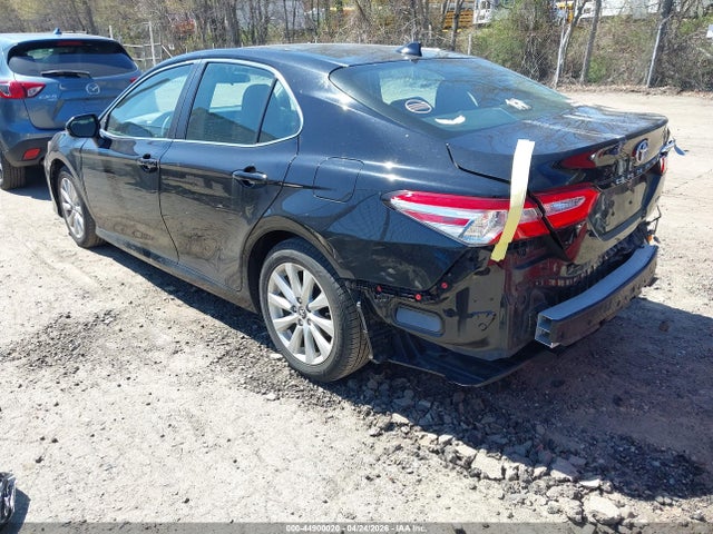 44900020 :رقم المزاد ، 4T1B11HKXKU809532 vin ، 2019 Toyota Camry Le مزاد بيع
