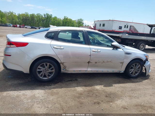 2020 Kia Optima Lx მანქანა იყიდება აუქციონზე, vin: 5XXGT4L38LG438870, აუქციონის ნომერი: 44900039
