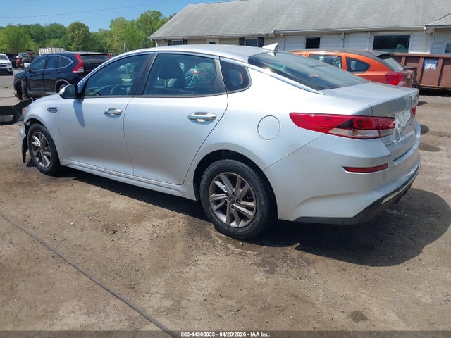 2020 Kia Optima Lx მანქანა იყიდება აუქციონზე, vin: 5XXGT4L38LG438870, აუქციონის ნომერი: 44900039
