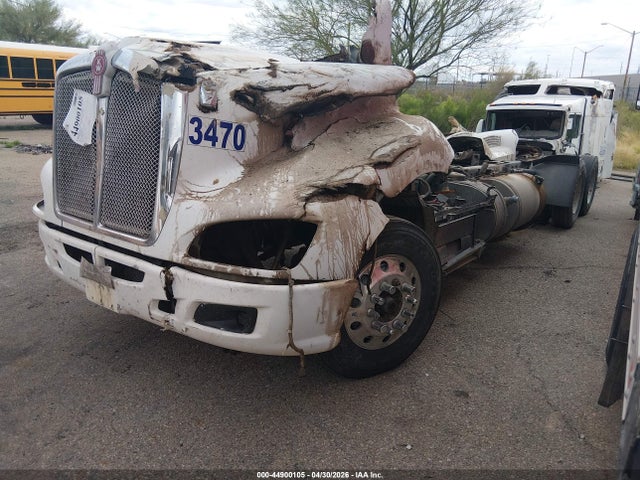 44900105 :رقم المزاد ، 1XKAD49X7DJ363500 vin ، 2013 Kenworth Construction T660 مزاد بيع