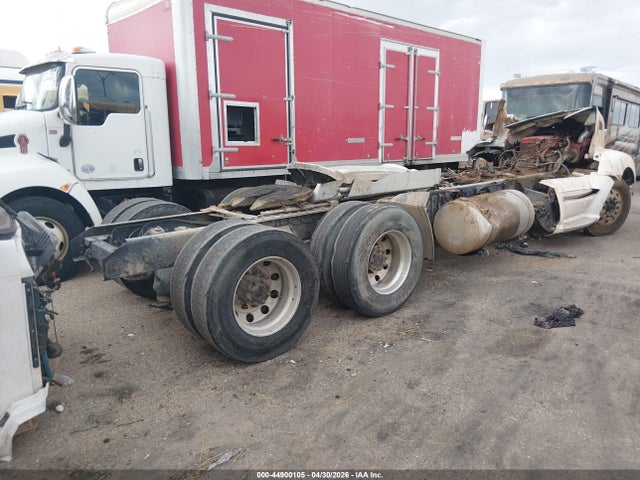 44900105 :رقم المزاد ، 1XKAD49X7DJ363500 vin ، 2013 Kenworth Construction T660 مزاد بيع