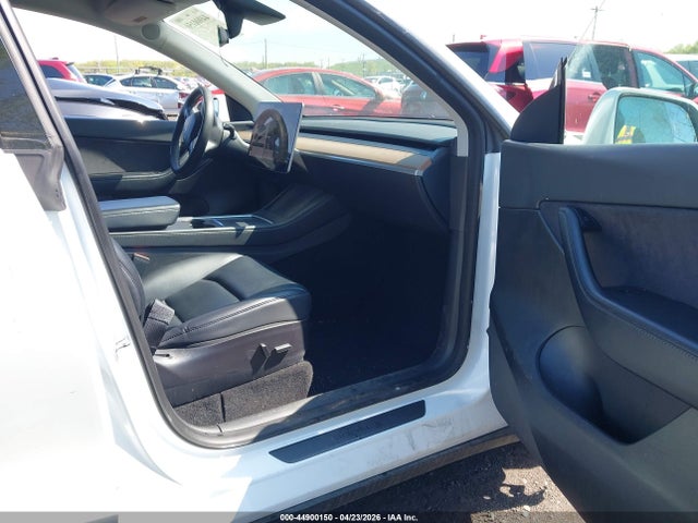 44900150 :رقم المزاد ، 7SAYGDEE4NF321061 vin ، 2022 Tesla Model Y Long Range Dual Motor All-wheel Drive مزاد بيع