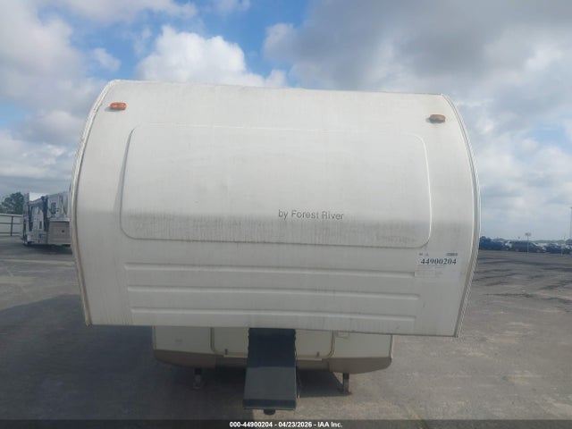 44900204 :رقم المزاد ، 4X4FFLZ246D811178 vin ، 2006 Forest River Wildwood  La Fifth Wheel مزاد بيع