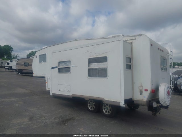 44900204 :رقم المزاد ، 4X4FFLZ246D811178 vin ، 2006 Forest River Wildwood  La Fifth Wheel مزاد بيع
