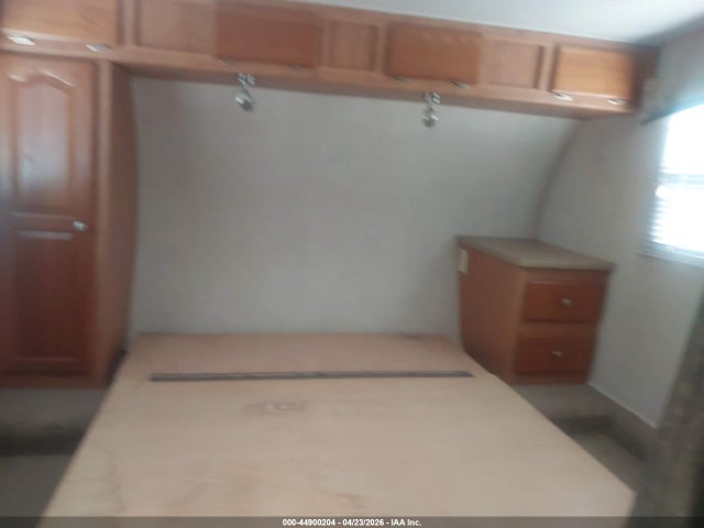 44900204 :رقم المزاد ، 4X4FFLZ246D811178 vin ، 2006 Forest River Wildwood  La Fifth Wheel مزاد بيع