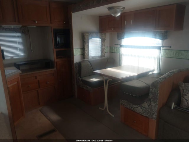 44900204 :رقم المزاد ، 4X4FFLZ246D811178 vin ، 2006 Forest River Wildwood  La Fifth Wheel مزاد بيع