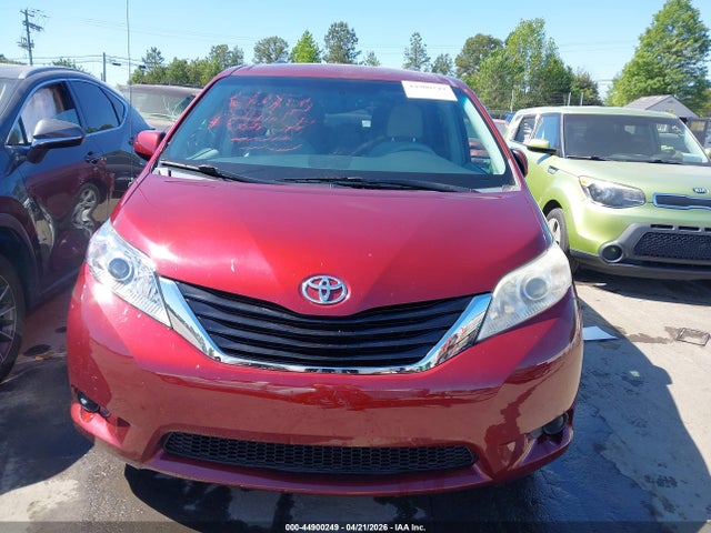 44900249 :رقم المزاد ، 5TDKK3DC5BS089539 vin ، 2011 Toyota Sienna Le V6 مزاد بيع