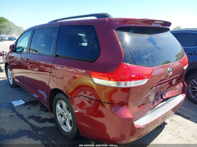 44900249 :رقم المزاد ، 5TDKK3DC5BS089539 vin ، 2011 Toyota Sienna Le V6 مزاد بيع