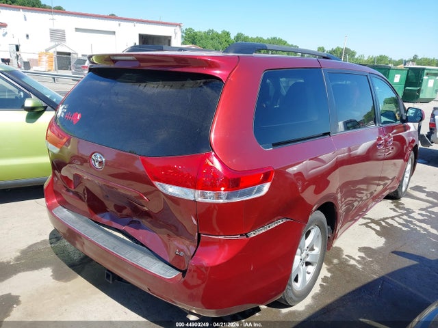 44900249 :رقم المزاد ، 5TDKK3DC5BS089539 vin ، 2011 Toyota Sienna Le V6 مزاد بيع