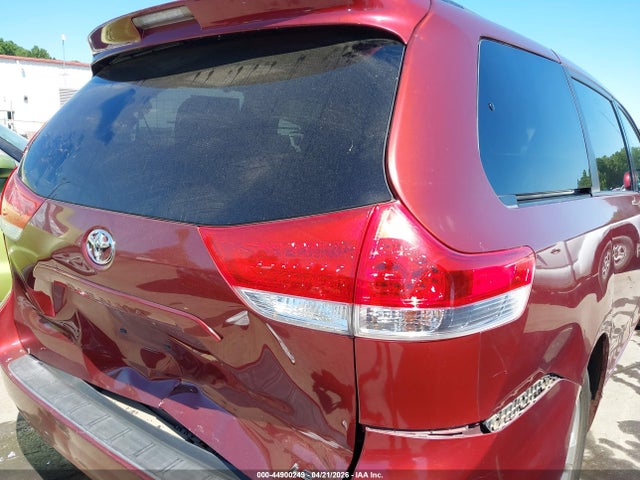 44900249 :رقم المزاد ، 5TDKK3DC5BS089539 vin ، 2011 Toyota Sienna Le V6 مزاد بيع