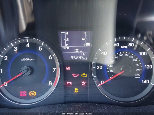 44900282 :رقم المزاد ، KMHCT5AE8HU338547 vin ، 2017 Hyundai Accent Se مزاد بيع