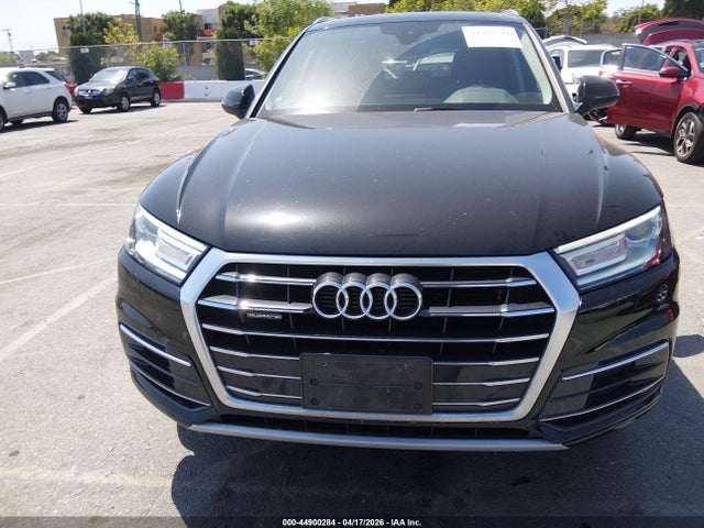 WA1ANAFY6J2001033 Audi Q5 2.0t Premium/2.0t Tech Premium